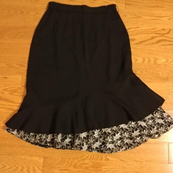 Vintage black lace trumpet skirt sz 0-2 - Picture 3 of 4